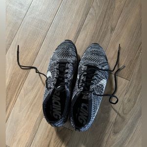 Nike Flyknit Racer - Oreo